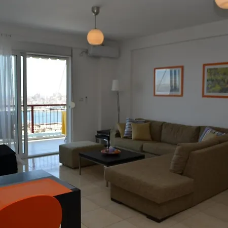 公寓 Jeni Apartment *