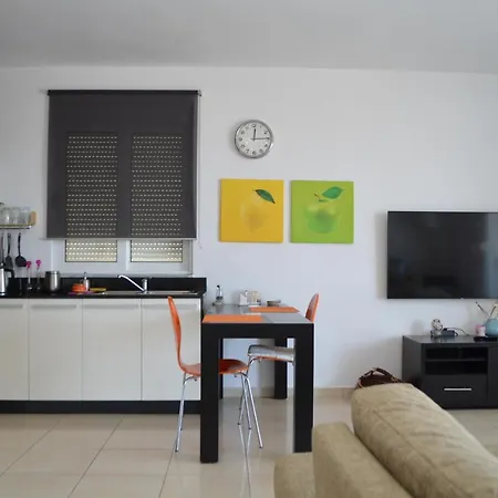 Jeni Apartment